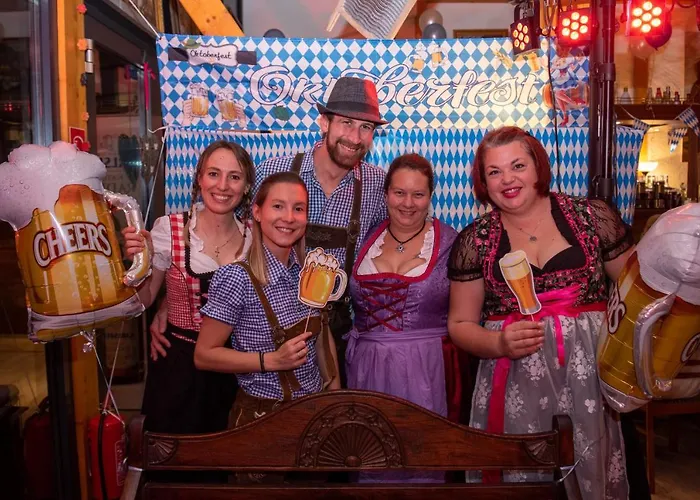 Allerhand Gaestezimmer 住宿加早餐酒店 *